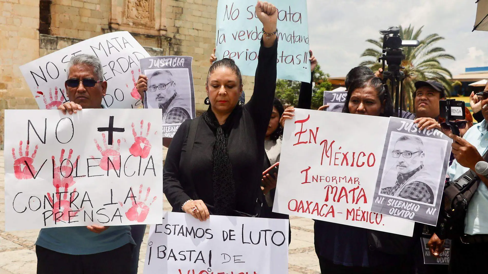 938894_Periodista Protestan Oaxaca-3_web